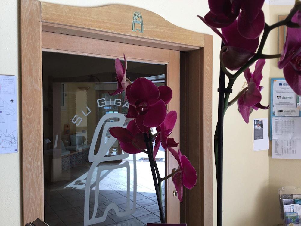 Hotel Su Giganti 3*