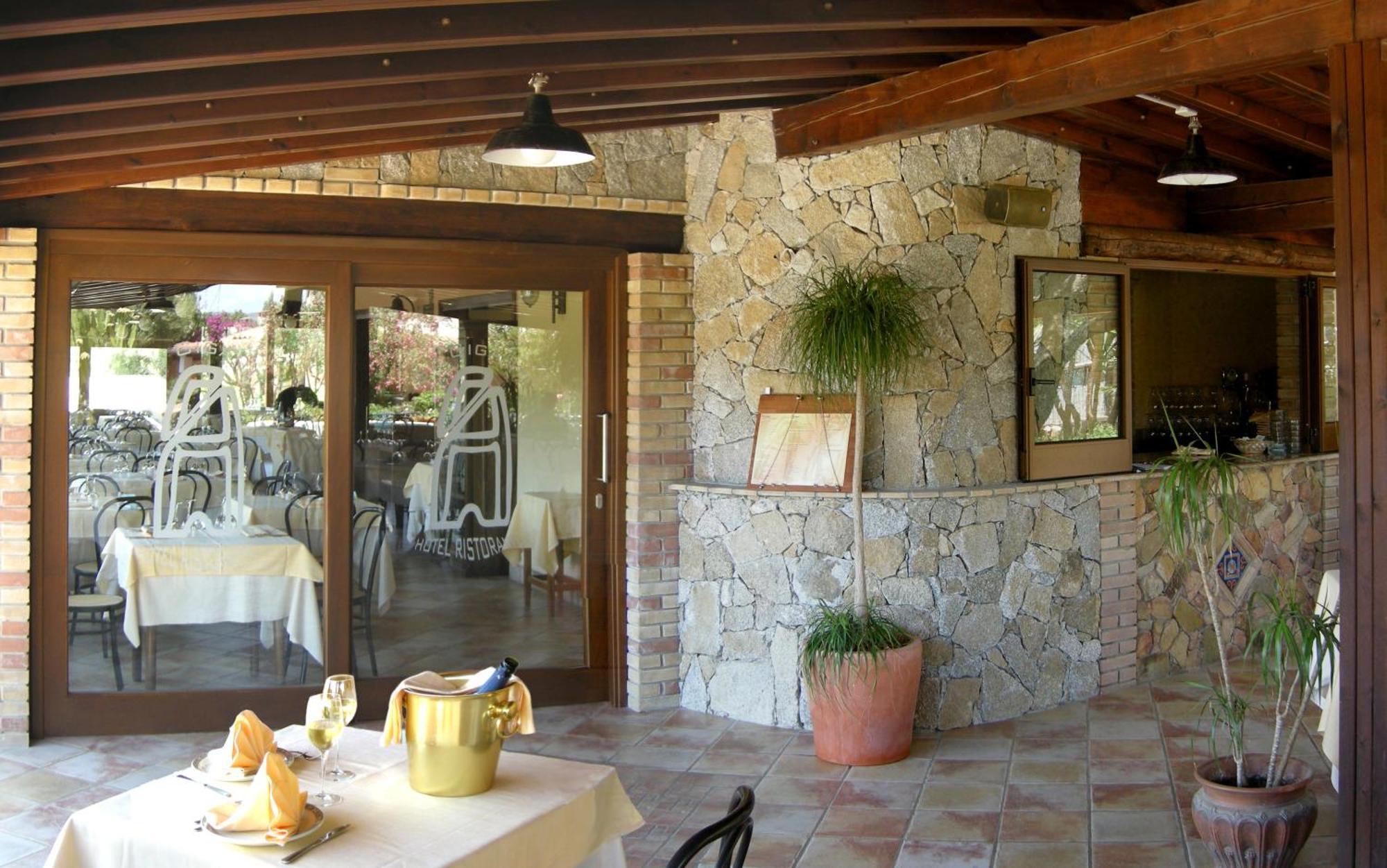Hotel Su Giganti